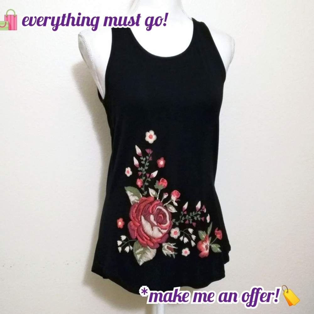 🌹WILA Pretty Rose Embroidered Black Tank Top